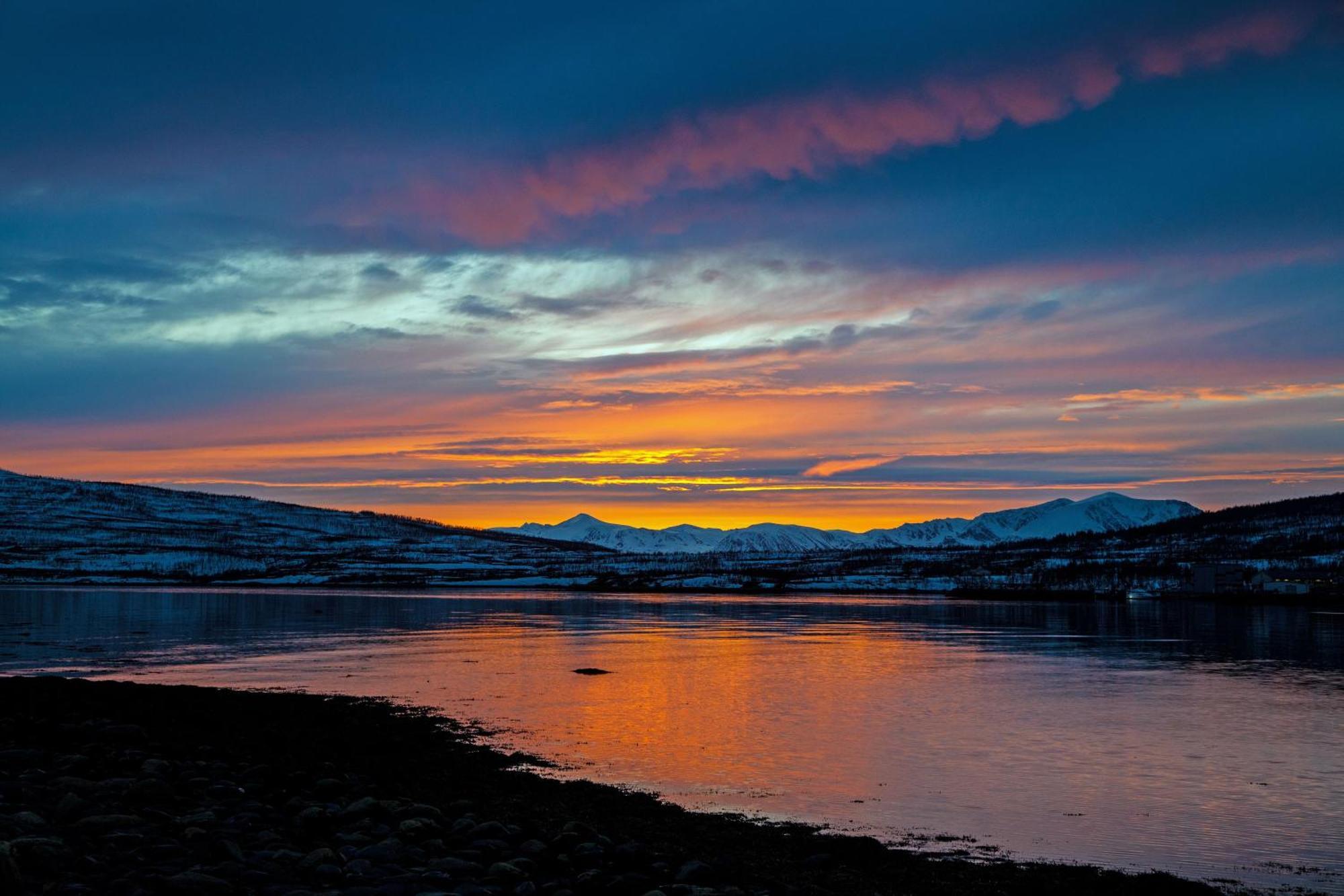 Lyngen Fjordcamp Villa Nord-Lenangen Bagian luar foto