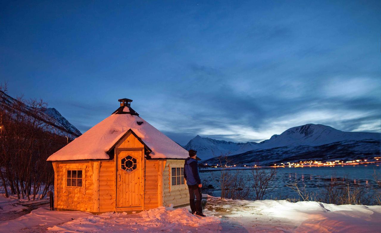 Lyngen Fjordcamp Villa Nord-Lenangen Bagian luar foto